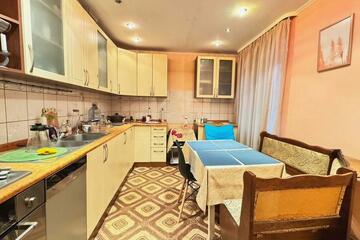 4-к квартира, 98 м², 1/2 эт.